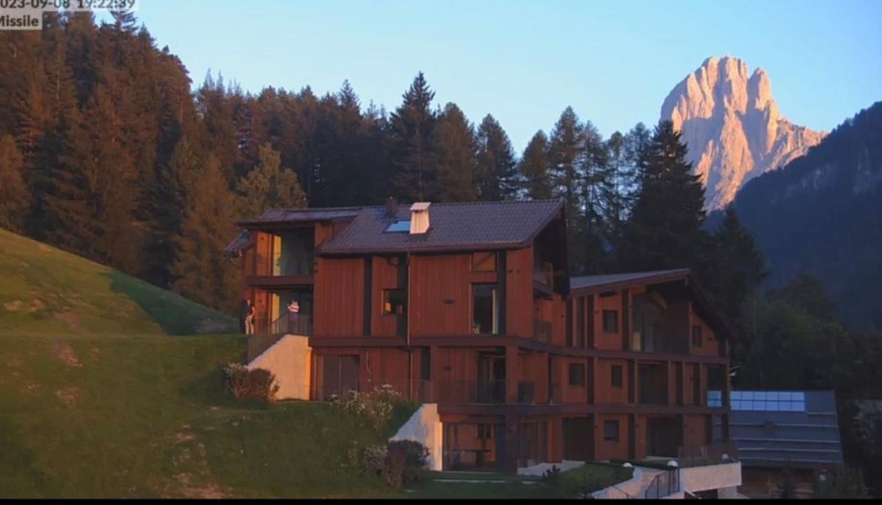 Luxury Chalet P Urtijëi Buitenkant foto
