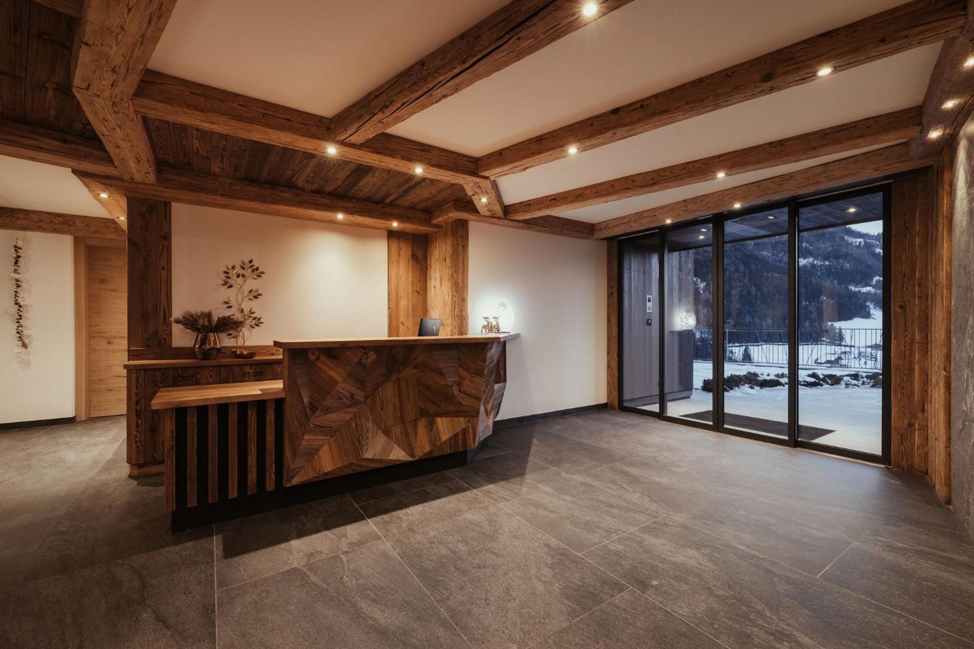 Luxury Chalet P Urtijëi Buitenkant foto