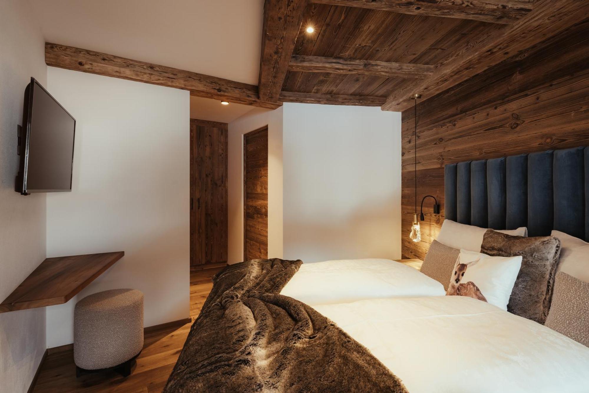 Luxury Chalet P Urtijëi Buitenkant foto