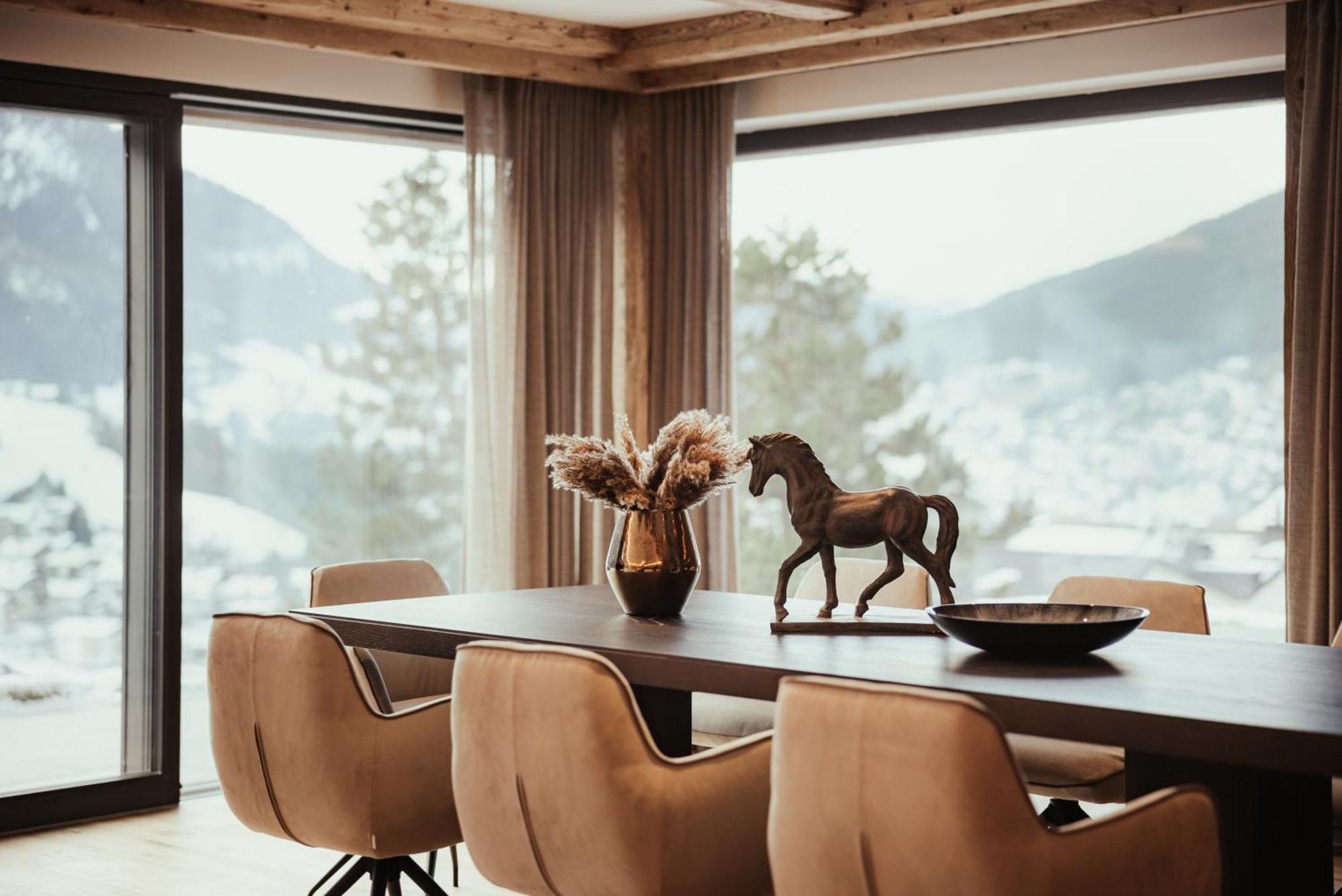 Luxury Chalet P Urtijëi Buitenkant foto