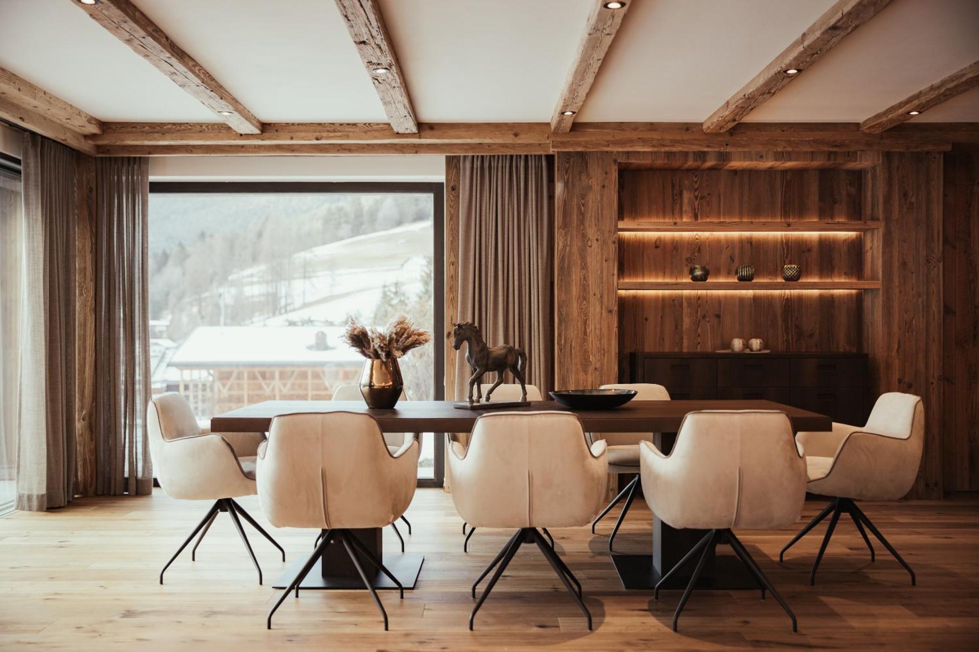 Luxury Chalet P Urtijëi Buitenkant foto