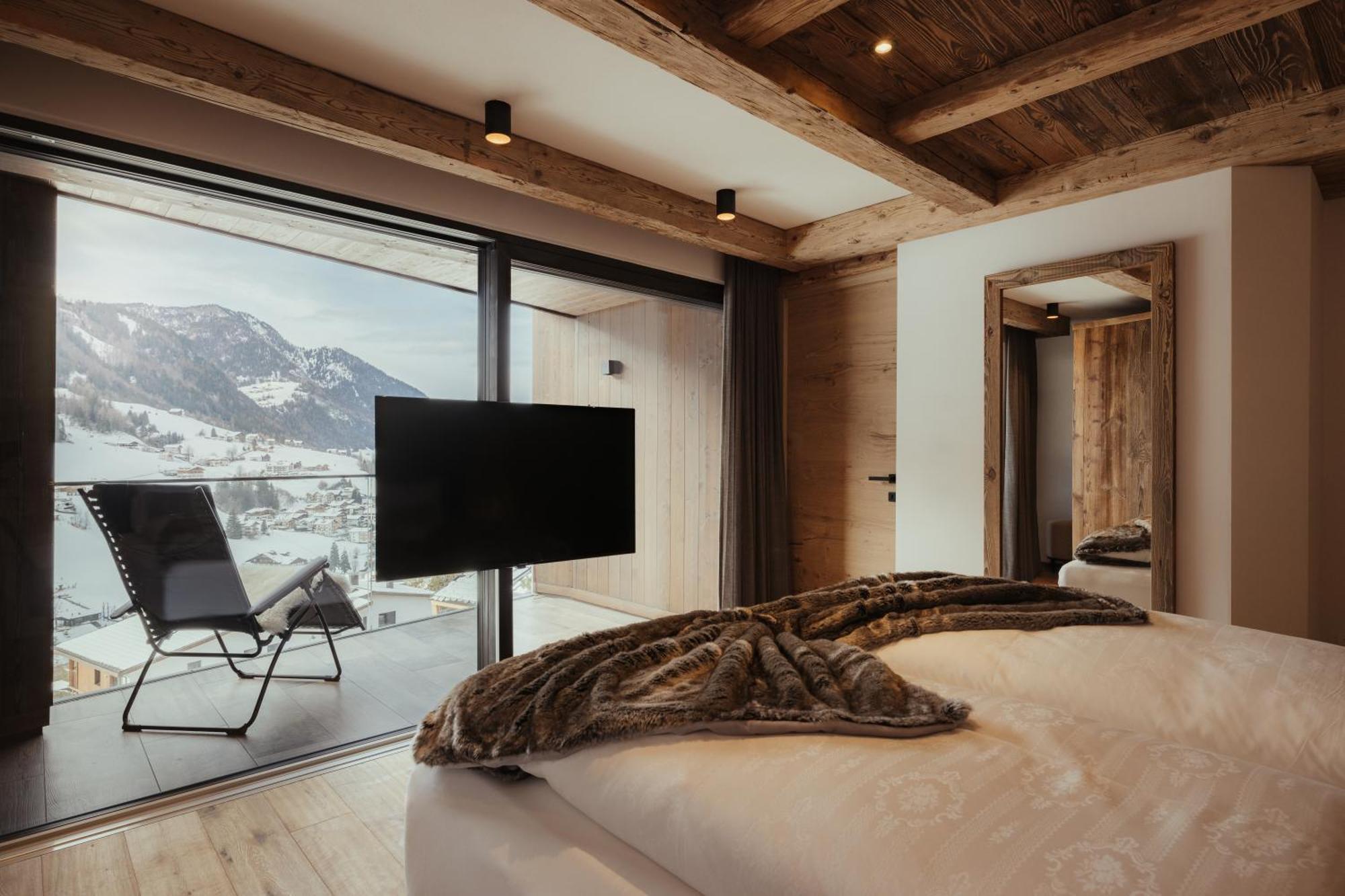Luxury Chalet P Urtijëi Buitenkant foto