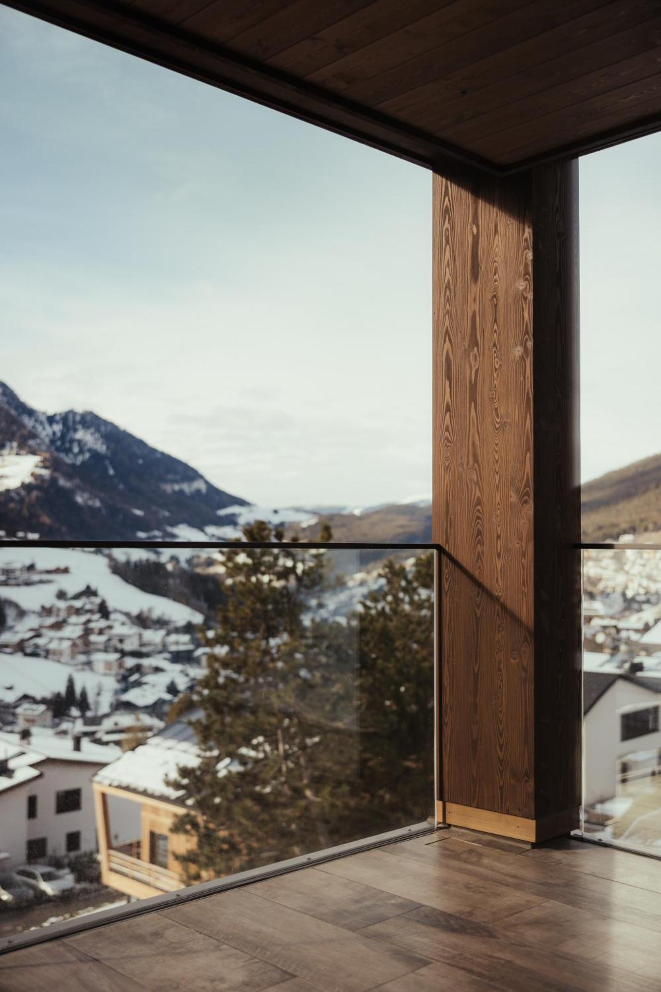 Luxury Chalet P Urtijëi Buitenkant foto
