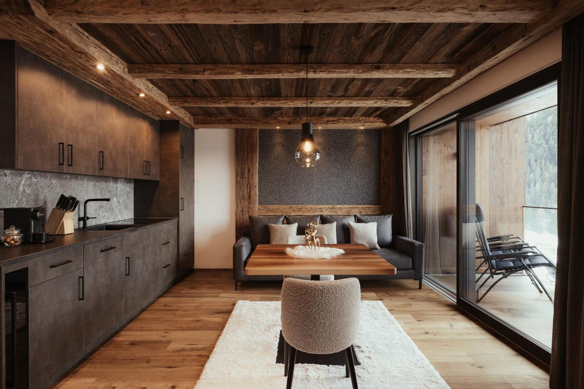 Luxury Chalet P Urtijëi Buitenkant foto