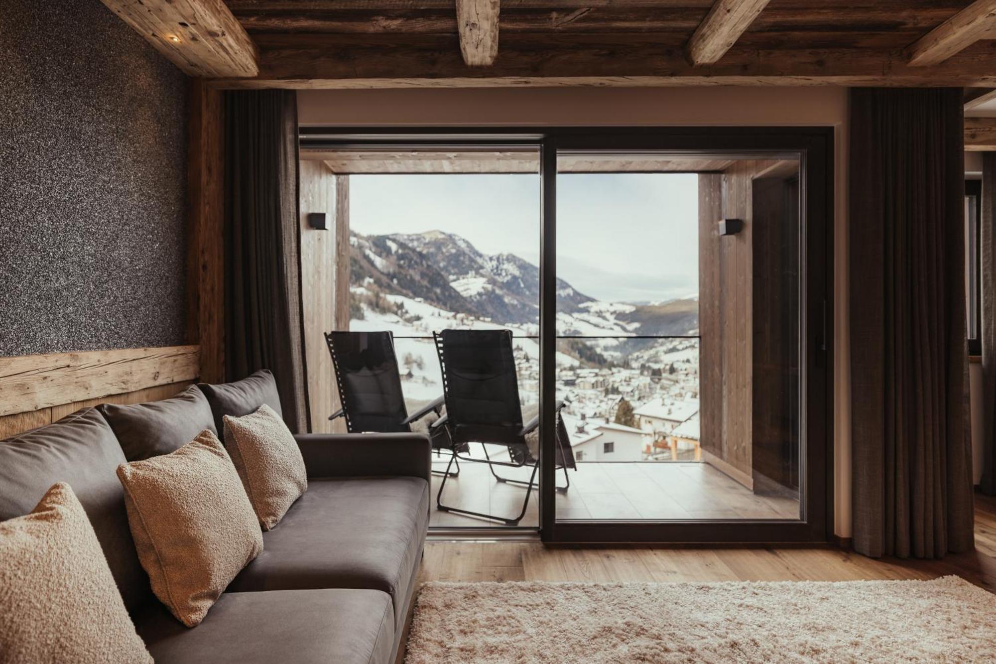 Luxury Chalet P Urtijëi Buitenkant foto