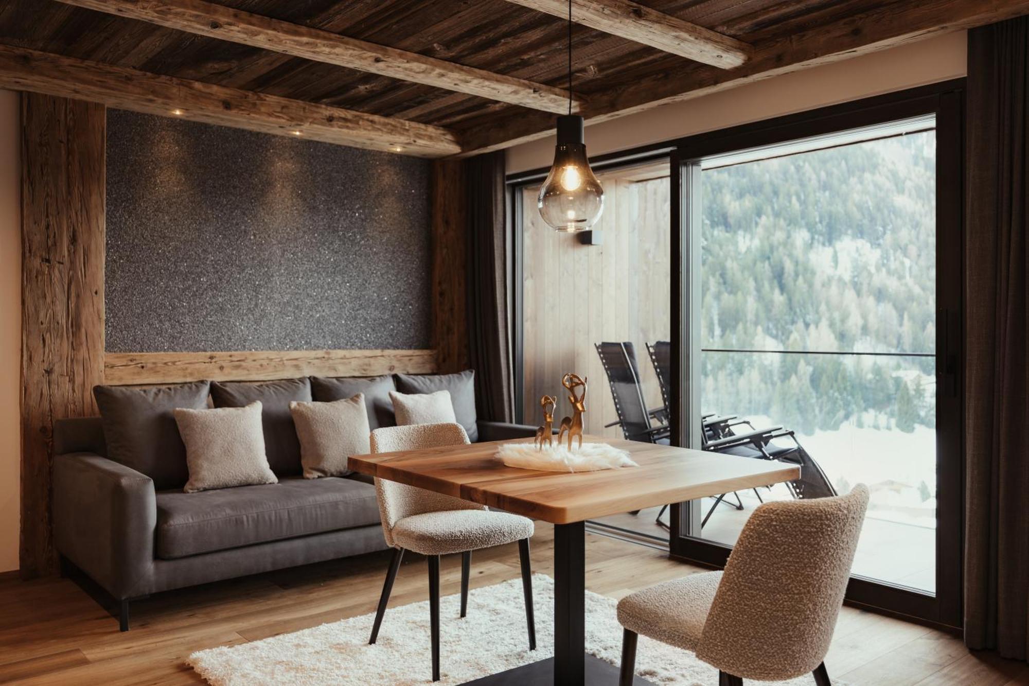 Luxury Chalet P Urtijëi Buitenkant foto