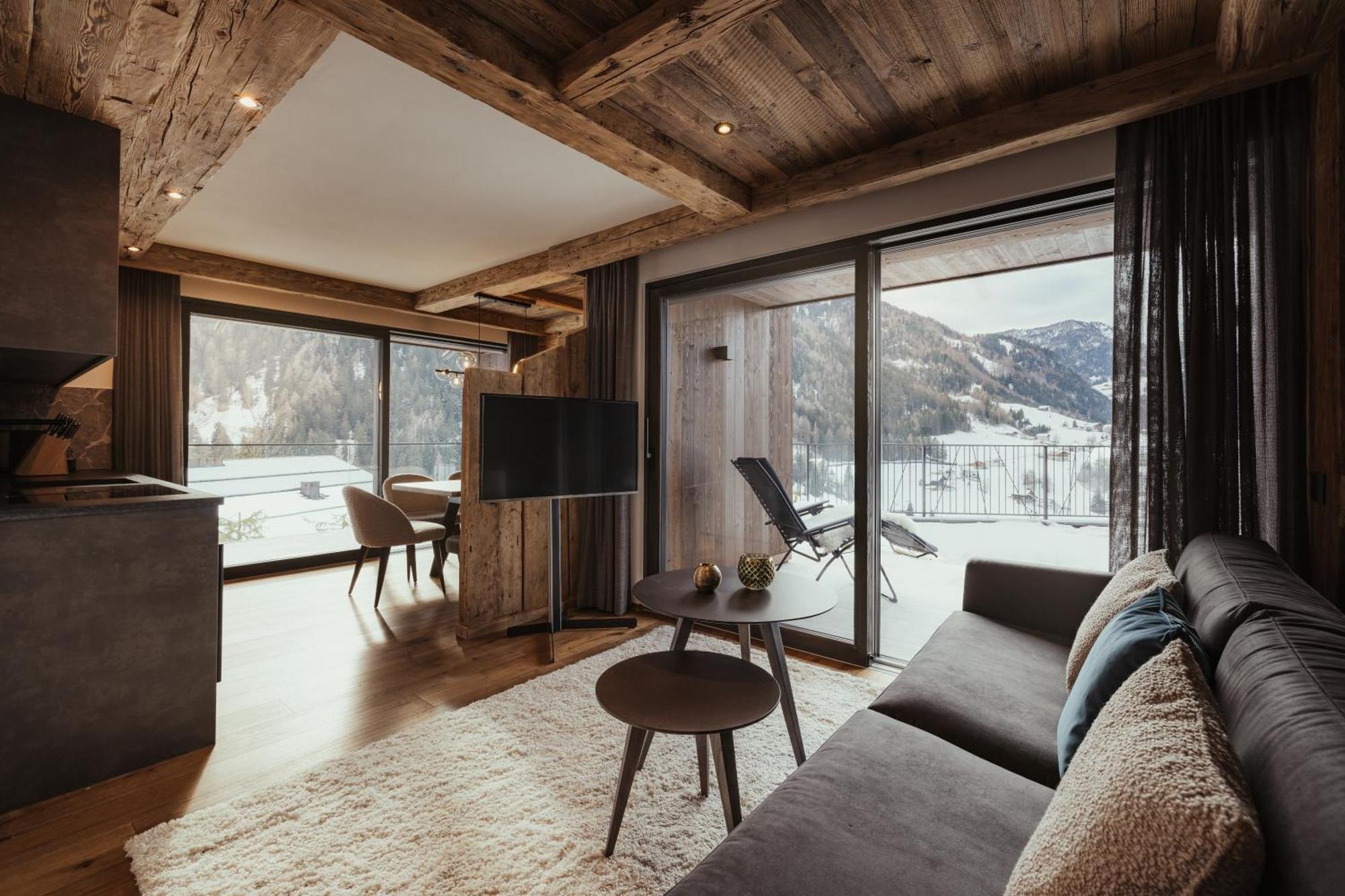 Luxury Chalet P Urtijëi Buitenkant foto